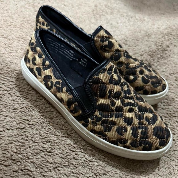 Leopard Print Slip-On Sneakers - Picture 3 of 5